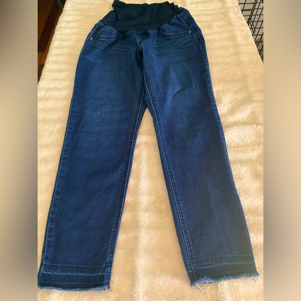 Jessica Simpson maternity jeans size M. Like new. Not sure worn at all
